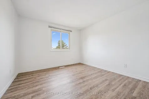 2432 Malcolm Crescent Burlington ON L7P 3Y4
