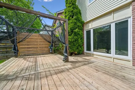 2432 Malcolm Crescent Burlington ON L7P 3Y4