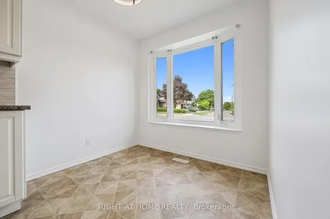 2432 Malcolm Crescent Burlington ON L7P 3Y4