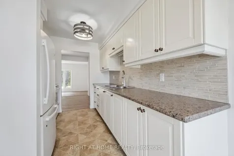 2432 Malcolm Crescent Burlington ON L7P 3Y4