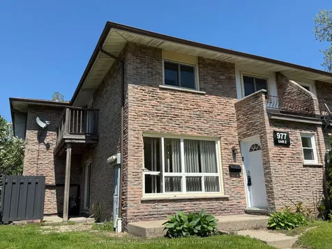 977 Francis Road Burlington ON L7T 3Z1