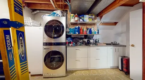 38 Laurelcrest Street Brampton ON L6S 2R4