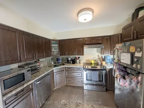 80 Quebec Avenue Toronto ON M6P 4B7