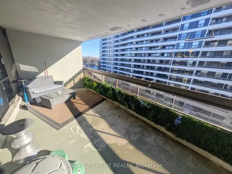 80 Quebec Avenue Toronto ON M6P 4B7