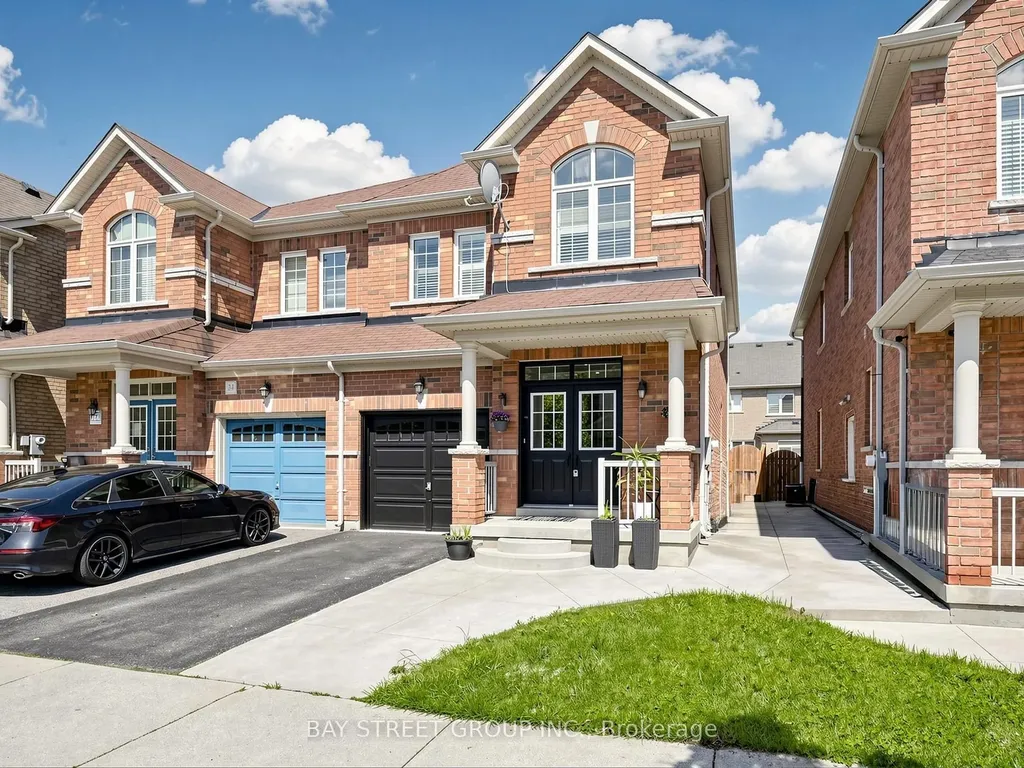 22 Pentonville Road Brampton ON L6R 3R9