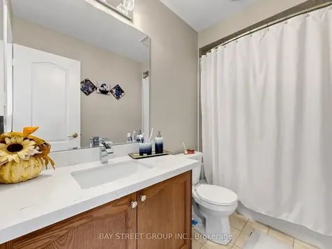 22 Pentonville Road Brampton ON L6R 3R9