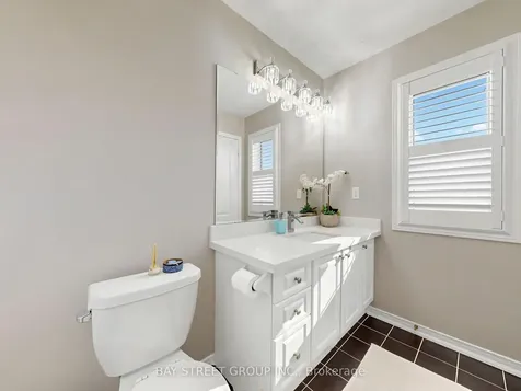 22 Pentonville Road Brampton ON L6R 3R9