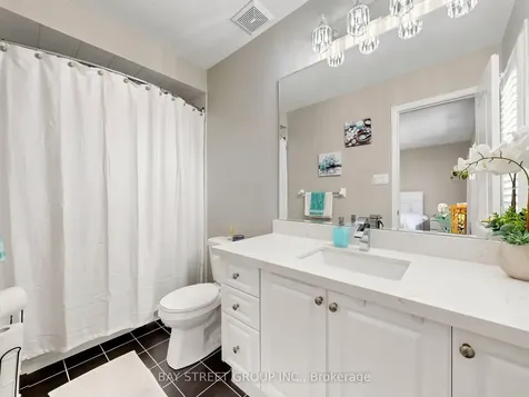 22 Pentonville Road Brampton ON L6R 3R9