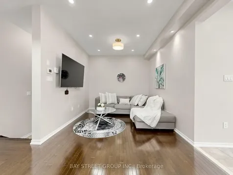 22 Pentonville Road Brampton ON L6R 3R9