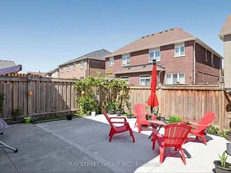 22 Pentonville Road Brampton ON L6R 3R9