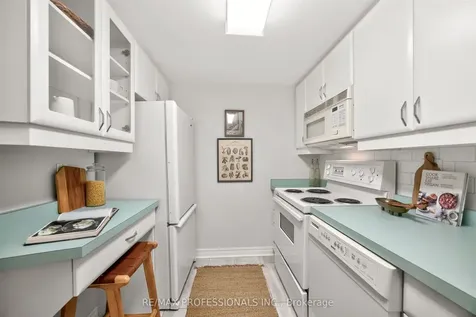 80 Quebec Avenue Toronto ON M6P 4B7