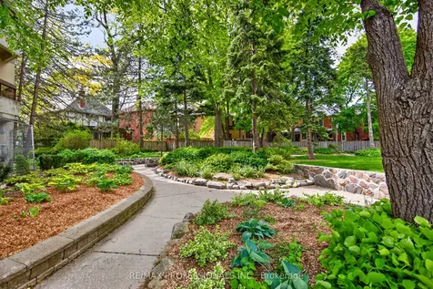80 Quebec Avenue Toronto ON M6P 4B7