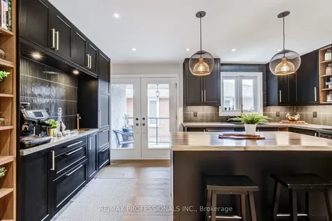 3 Burin Court Toronto ON M9C 4Y3