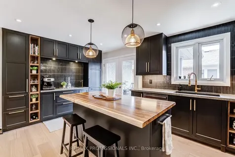 3 Burin Court Toronto ON M9C 4Y3