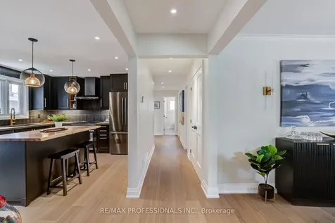 3 Burin Court Toronto ON M9C 4Y3