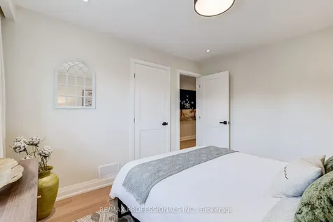 3 Burin Court Toronto ON M9C 4Y3