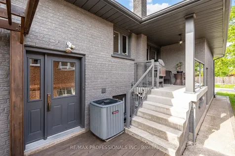 3 Burin Court Toronto ON M9C 4Y3