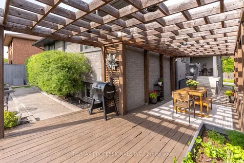 3 Burin Court Toronto ON M9C 4Y3