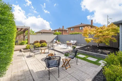 3 Burin Court Toronto ON M9C 4Y3