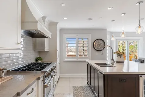 2400 Eden Valley Drive Oakville ON L6H 6K9