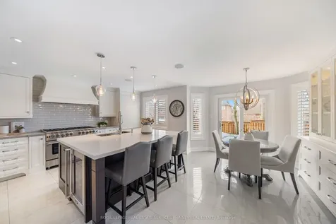 2400 Eden Valley Drive Oakville ON L6H 6K9