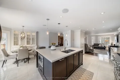 2400 Eden Valley Drive Oakville ON L6H 6K9
