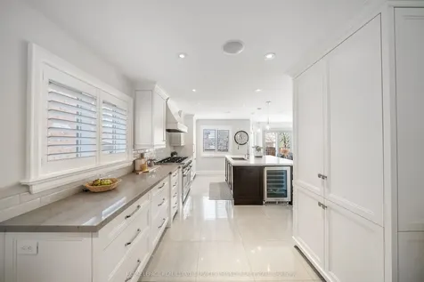 2400 Eden Valley Drive Oakville ON L6H 6K9