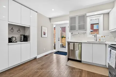 895 Maple Avenue Burlington ON L7S 2H7