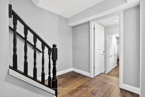 895 Maple Avenue Burlington ON L7S 2H7
