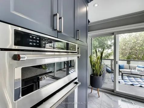 55 Cameron Avenue Toronto ON M6M 1R1