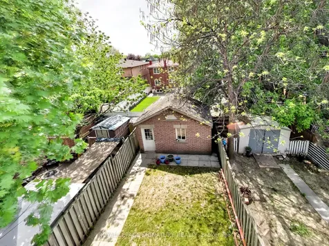 55 Cameron Avenue Toronto ON M6M 1R1