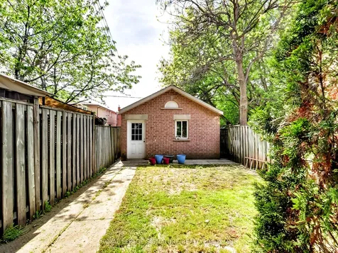 55 Cameron Avenue Toronto ON M6M 1R1