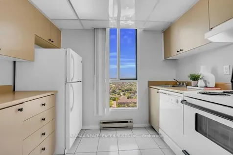 145 Hillcrest Avenue Mississauga ON L5B 3Z1