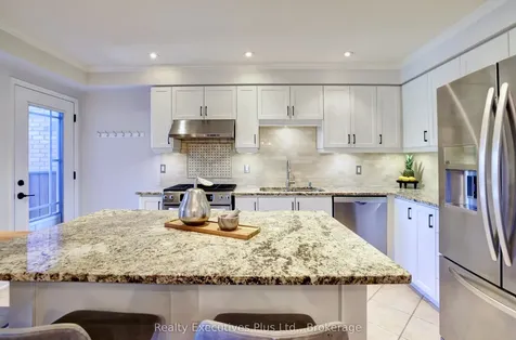 2009 Erika Court Oakville ON L6M 4R4