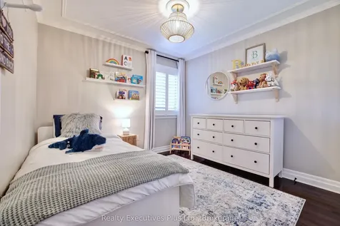2009 Erika Court Oakville ON L6M 4R4