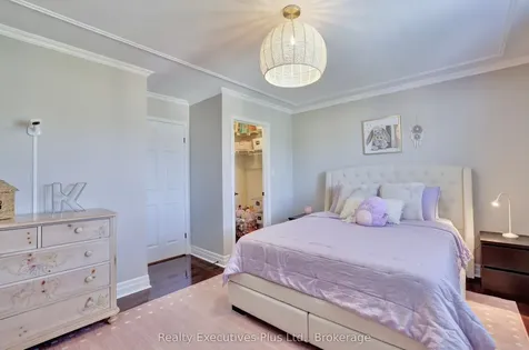 2009 Erika Court Oakville ON L6M 4R4