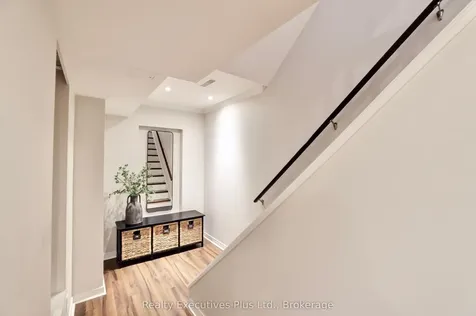 2009 Erika Court Oakville ON L6M 4R4