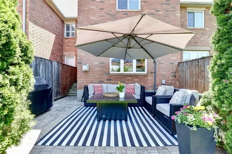 2009 Erika Court Oakville ON L6M 4R4