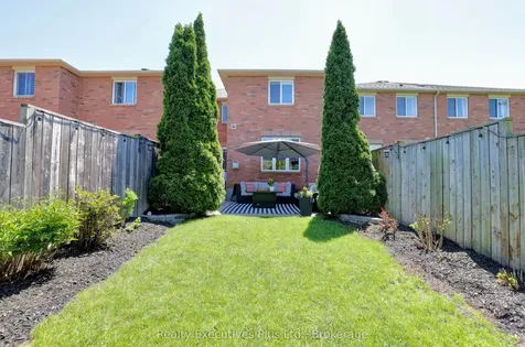 2009 Erika Court Oakville ON L6M 4R4