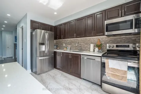 52 Brower Court Brampton ON L6Z 4S6