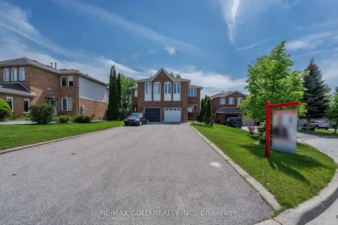 52 Brower Court Brampton ON L6Z 4S6