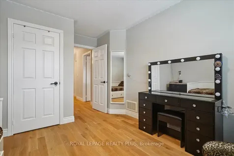 5300 Palmetto Place Mississauga ON L5M 0C7