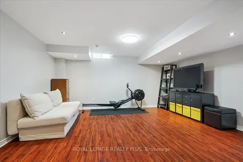 5300 Palmetto Place Mississauga ON L5M 0C7