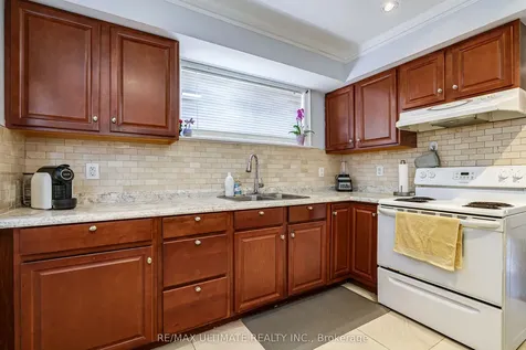 2 George Anderson Court Toronto ON M6M 2Z4