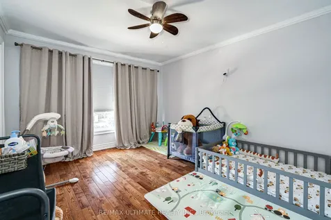 2 George Anderson Court Toronto ON M6M 2Z4
