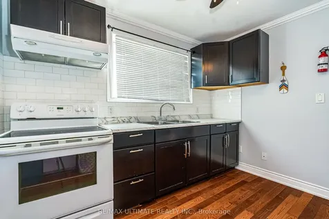 2 George Anderson Court Toronto ON M6M 2Z4
