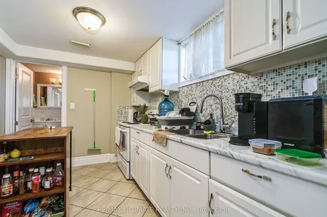 2 George Anderson Court Toronto ON M6M 2Z4