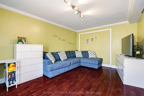 2 George Anderson Court Toronto ON M6M 2Z4