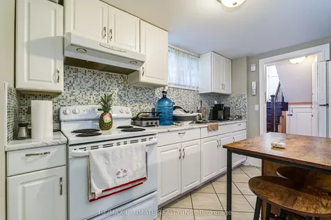 2 George Anderson Court Toronto ON M6M 2Z4