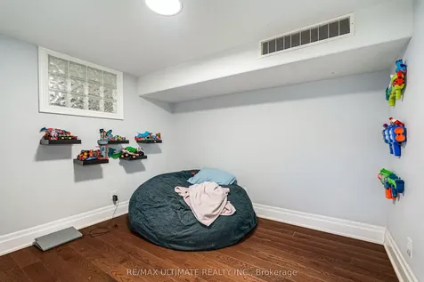2 George Anderson Court Toronto ON M6M 2Z4